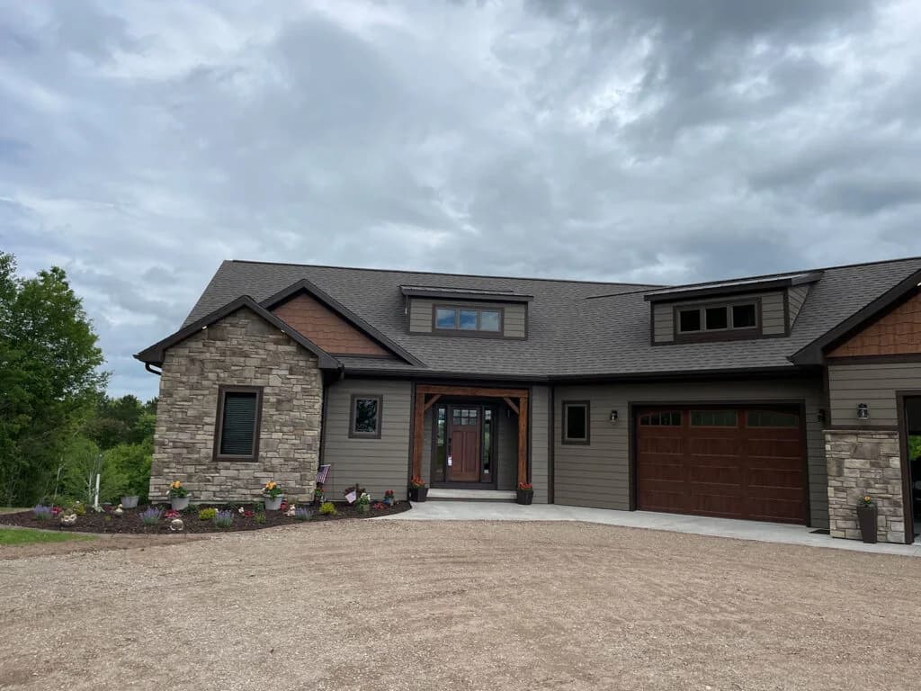DiamondKote-finished siding on a Twin Cities home